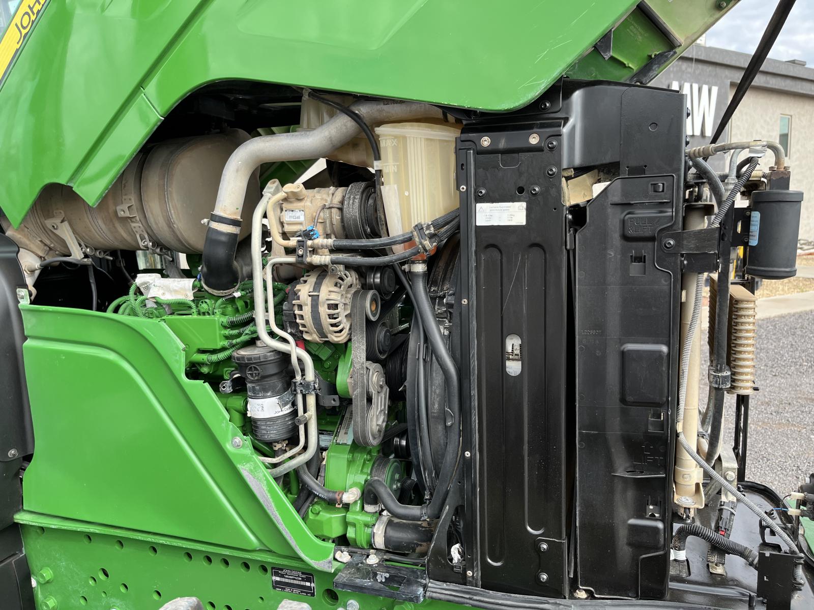 ./imagenes/INVOICE/2019/18102/JOHN DEERE 6145M (12).JPG